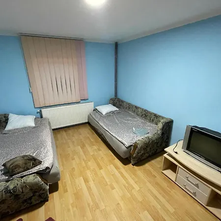 Za Vise Radnika Ili Porodice Apartament *