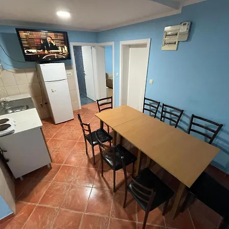 Za Vise Radnika Ili Porodice Apartament Jagodina